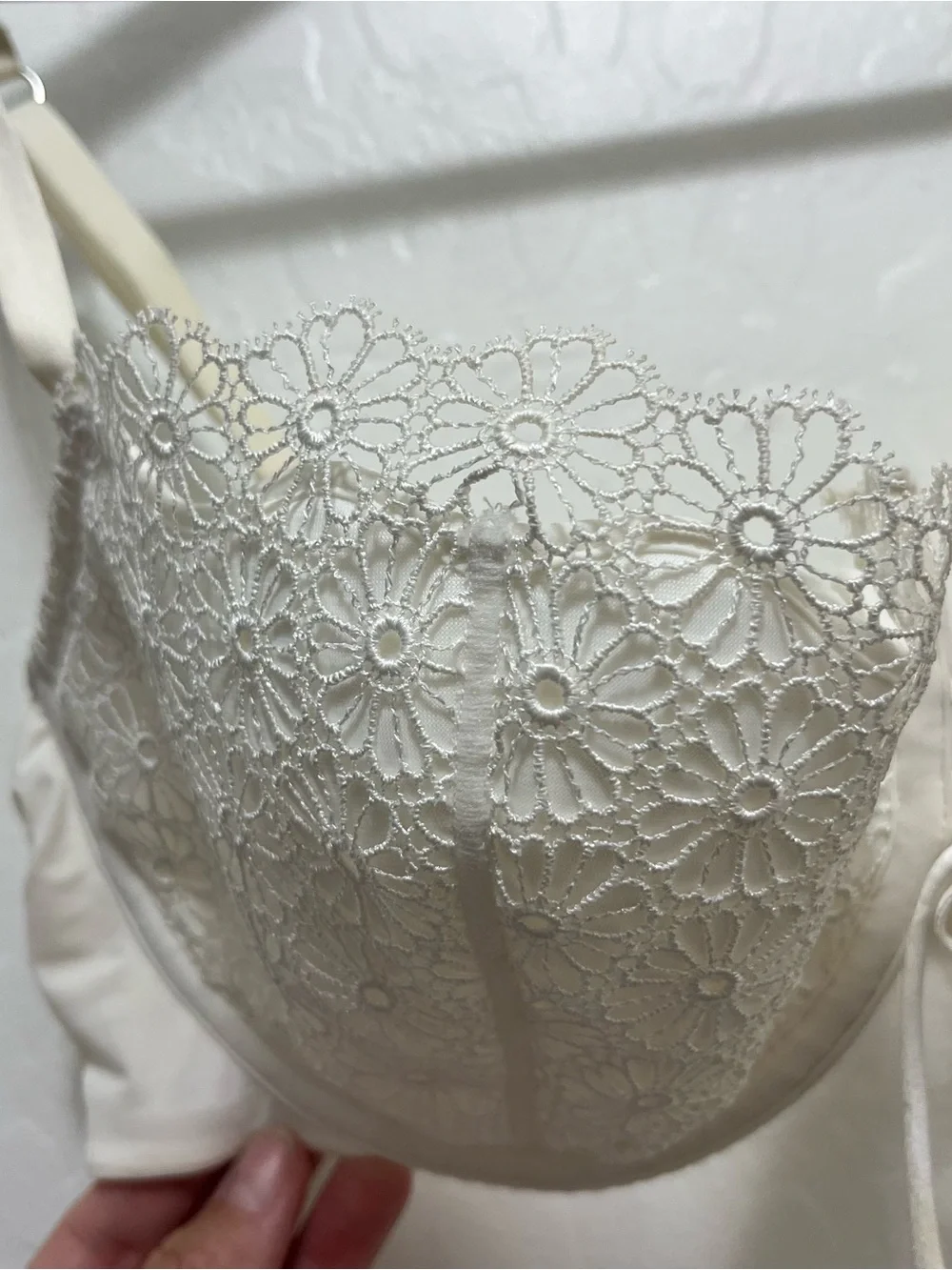 Victorias Secret VERY SEXY Push Up Without Padding Bra White Lace 38D Y2K Vtg